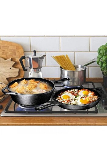 Perfect Home Cast iron pot with lid, skillet type, 26.5 cm