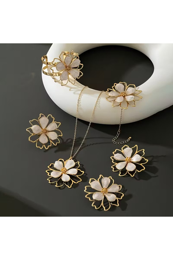 byozanyılmaz White Mineral Necklace Earrings Bracelet Set
