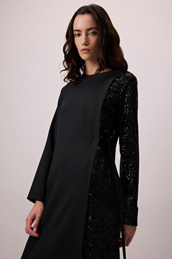 Touché Privé Contrast Sequin Crepe Dress
