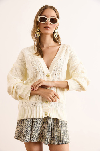 Olalook Women's Ecru Gold Buttoned Pocketed Casual Knit Cardigan Hrk-19000392