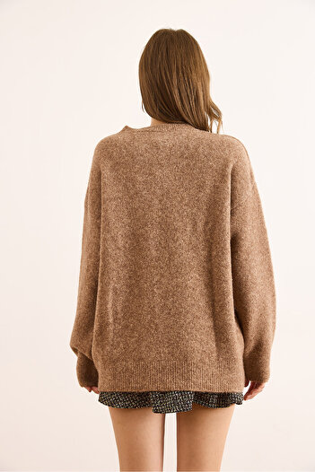 Olalook Women's Brown V-Neck Soft Textured Relaxed Fit Sweater Kzk-19000993