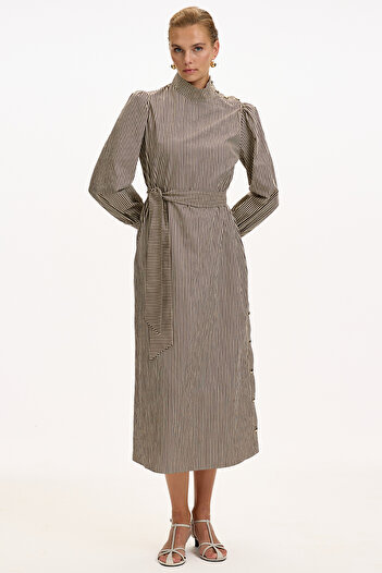 Exquise Stand Collar Long Sleeve Striped Belted Regular Midi Dress