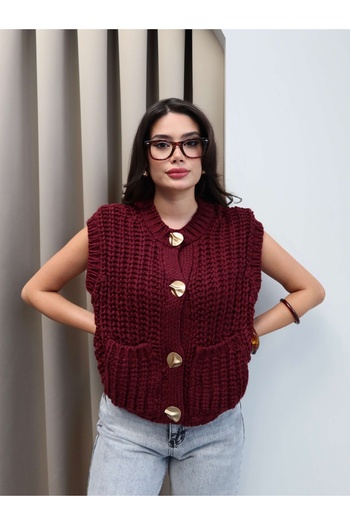 ESRAHELVACI Thick Knitted Buttoned Vest with Pocket Detail