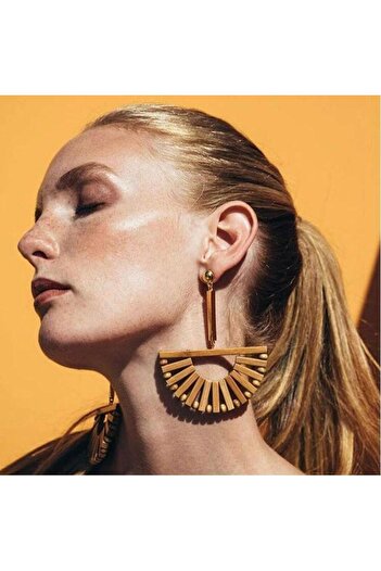 Pursehuit Semi-round earrings, made of wood, brown, Kerttu C8 OUT