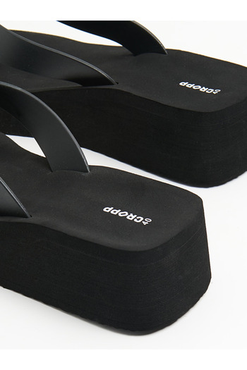 Cropp Flip flops