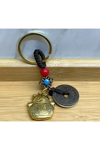 Kuzey Tacı Metal Luck and Prosperity Cat Keychain Brass Custom Production Vip