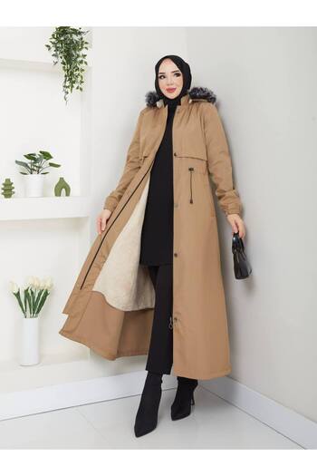 Pamuk Butik Women's Full-Length Coat with Zipper Closure and Fur Lining