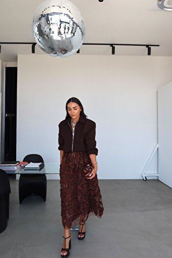 Özge Özgenç Çiçek Kabartmalı Pullu Premium Etek