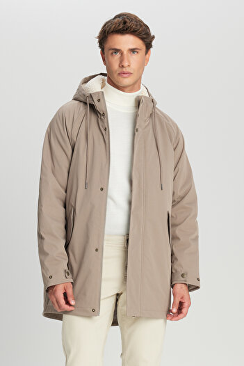 AC&Co / Altınyıldız Classics Men's Beige Standard Fit Regular Cut Hooded Stand Collar Side Pocket Coat