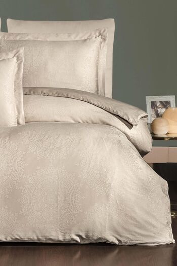 VAROL Liyosel Jacquard Duvet Cover Set Double - Nothingham Cappuccino