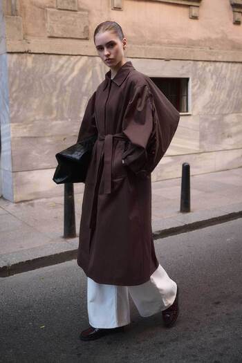 Hooopstore Burgundy Trench Coat with Rose Cape Detail