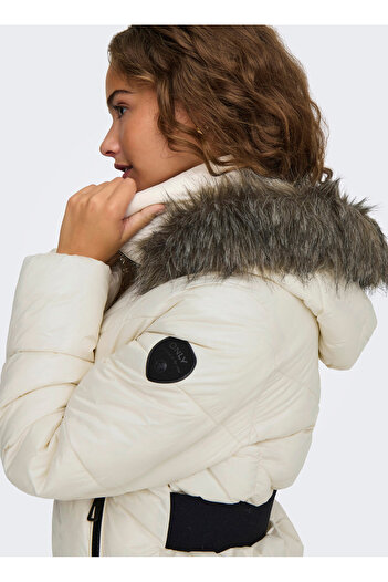 ONLY Κρεμ Γυναικείο Παλτό ONLFEVER SHORT PUFFER LIFE CC OTW