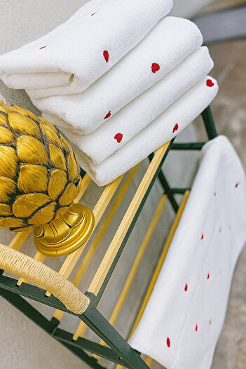 Pamuk White Towel with Heart Embroidery