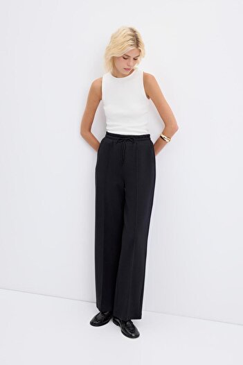 KADRİYE BAŞTÜRK High Waist Stitching Detail Relaxed Fit Trousers Black
