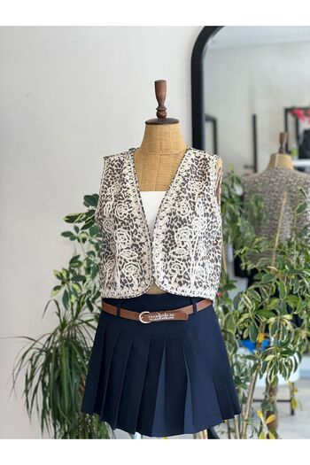 NEWCO Leopard-Themed Seasonal Stylish Design Vest