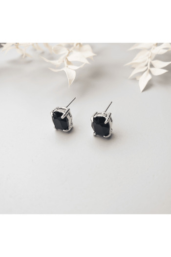 MOONGLOW ACCESSORIES Earrings with black stone