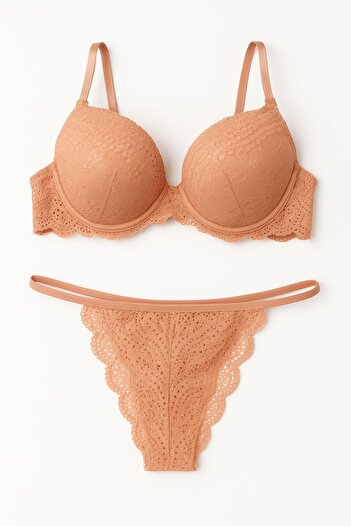 DOSESA Peach Lace Padded Underwire Bra Set – Elegant & Alluring