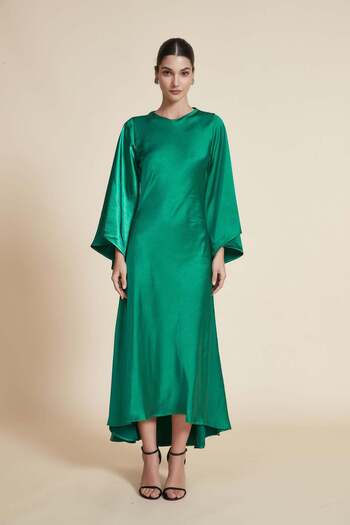 Yola Plain Midi Dress with Wide 3/4 Sleeves