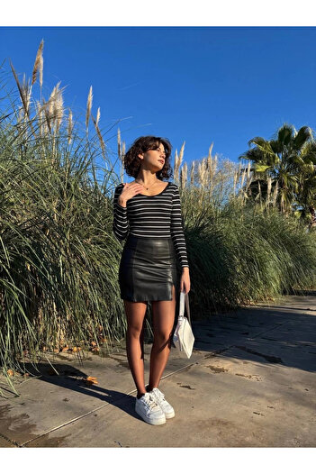 By Mop V-Neck Striped Blouse Black A3699