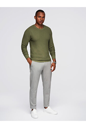 OMBRE Structured men's sweater with round neckline - olive V1 OM-SWSW-0181 M