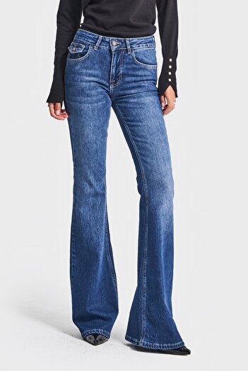 its basic Women's Blue Color 2W5-5 Sln05 Midrise Flare Fit Stretch Fabric Inner Length 83cm Denim Jean