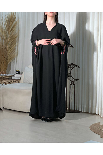 Black Season Seela Abaya with a Qatari design, with more beautiful embroidery on the sleeves | From Black Season