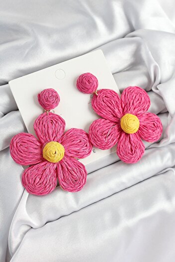 Inure Jewelry Brass Pink Daisy Model Gold Color Women's Straw Earrings for Daily Use