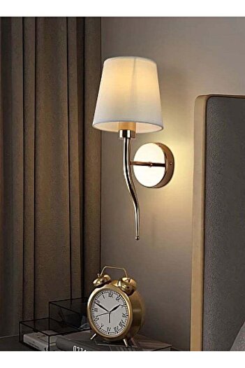 Hammer Modern single wall lamp in a distinctive color - modern interior design