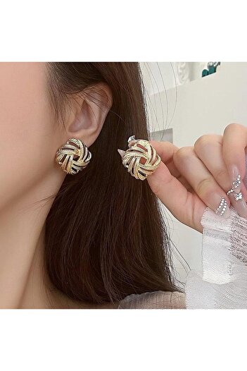 Pursehuit Gold coloured earrings, with clips, square, braided, Lisbet C3
