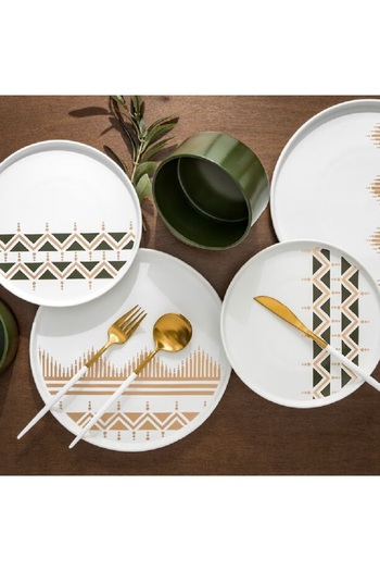 LA MESA multicolor porcelain 18 pc dinner set