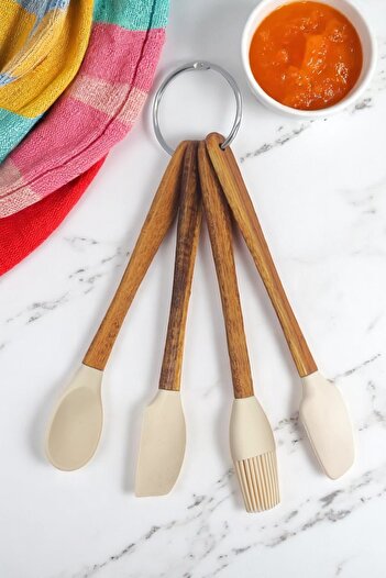 Kitchen Way Ringed Silicone Nozzle Acacia Handle 4-Piece Cake and Pastry Set Kw-1102