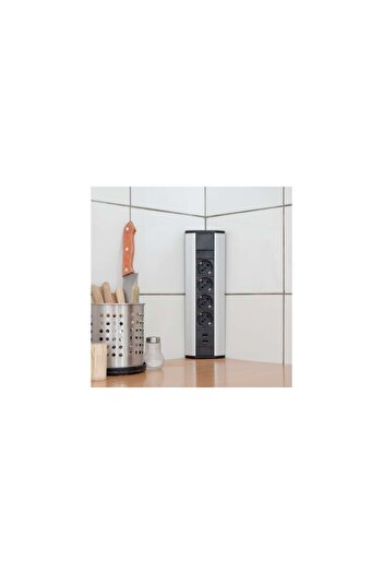 DELIGHT Distributor with 4 sockets with child safety and 2 USB sockets, Aluminum Housing, Corner Mounting, F