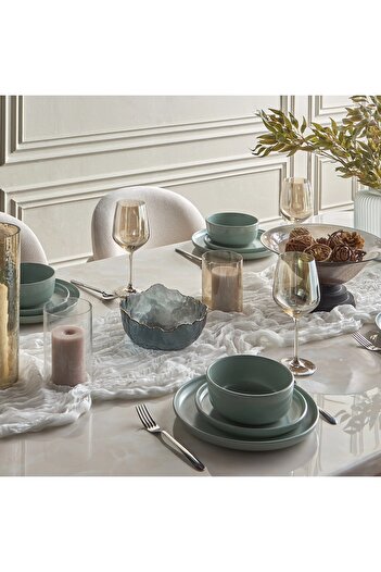 Generic Crepe Table Runner - 300x90 cm