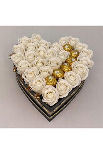 velve Aranjament floral Serenity White, cutie inima cu trandafiri de sapun, Ferrero Rocher, Alb