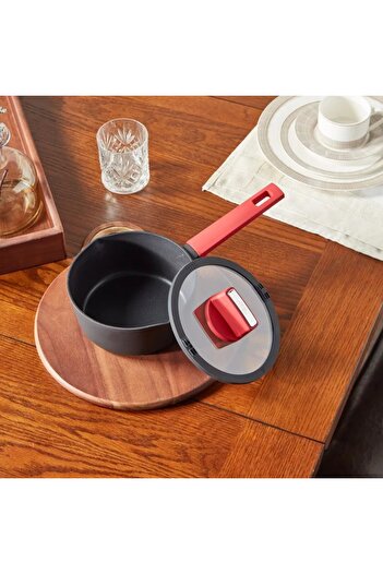 Generic Betty Crocker Sauce Pan with Lid - 18x18x8 cm