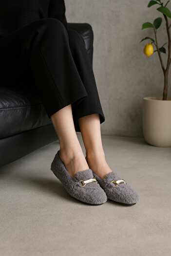 Beyond Women's Gray Plush Home Slippers Byndvt01