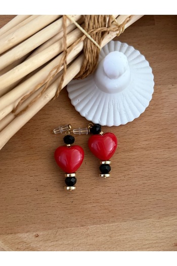 Naskosta Red | Acrylic | Heart Detailed Earrings