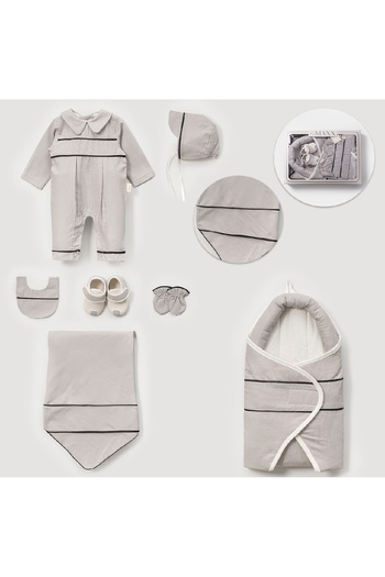 LOVE MAXX Cotton Gold/Black Piping 7-Piece Baby Set Hospital Release 0-3 Months Newborn