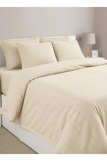 Madame Dower Loom Collection Cream Bedspread Set - 260X250 cm + 4 Pillowcases