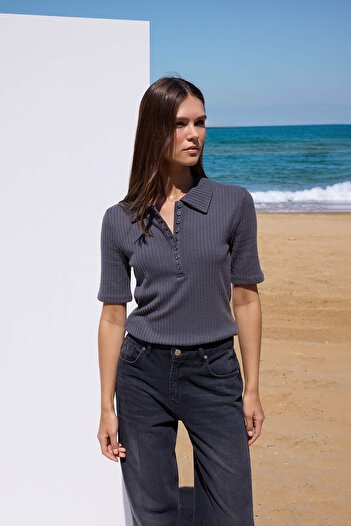 Trendyol Collection Anthracite More Sustainable Fitted/Slim Fit Button Stretch Knitted Blouse Twoaw26Bz00228