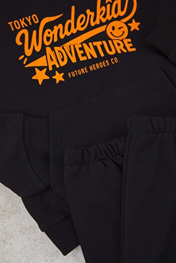 TRENDYOLKIDS Black Boy's Cotton Slogan Printed Hooded Oversize Knitted Bottom - Top Set Tkdaw26Au00038