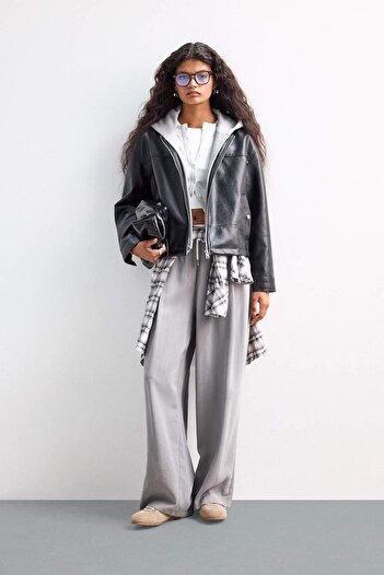 DeFacto Afra X Relax Fit Removable Hooded Zippered Faux Leather Coat E8543Ax25Au