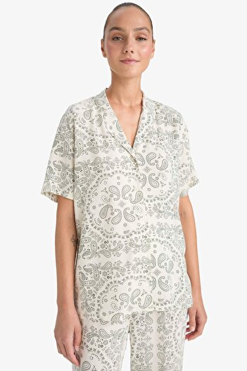 DeFacto Pijama Takımı Regular Fit Viskon Desenli Kısa Kollu Üst Uzun Alt-Fall in Love F7556AX25AU