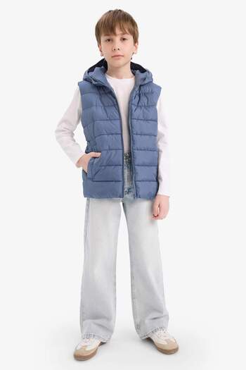 DeFacto Boy's Waterproof Hooded Zippered Puffer Vest E7497A825Au