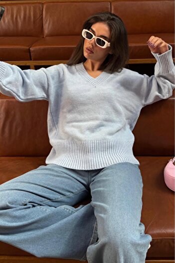 Madmext Bebe Mavisi V Yaka Oversize Kadın Triko Kazak MG2149