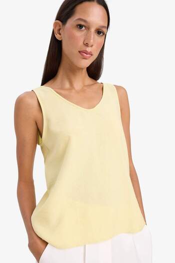 DeFacto Regular Fit V Neck Sleeveless Blouse E6395Ax25Sm