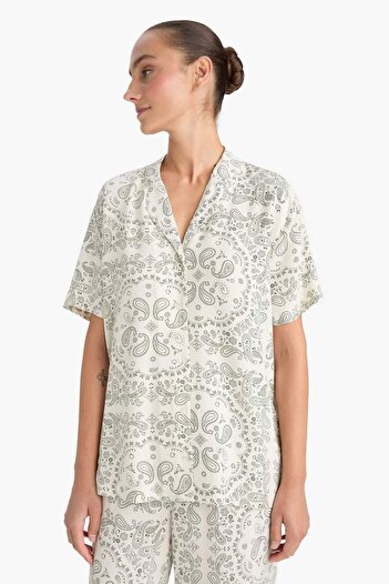 DeFacto Pijama Takımı Regular Fit Viskon Desenli Kısa Kollu Üst Uzun Alt-Fall in Love F7556AX25AU