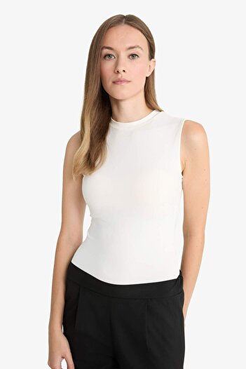 DeFacto Slim Fit Dar Kesim Yarım Balıkçı Yaka Kolsuz Çıtçıtlı Body F9794AX25HS