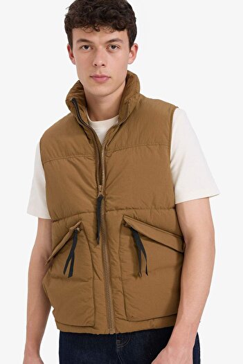 DeFacto Regular Fit Stand Collar Inflatable Vest with Zipper Pockets E8291Ax25Au