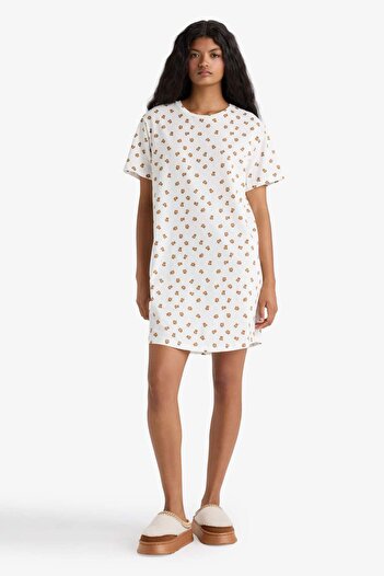 DeFacto Regular Fit Crew Neck Short Sleeve Patterned Nightgown-Fall in Love F9839Ax25Au